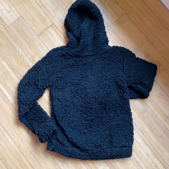 A festive and warm black Sherpa hoodie with unicorn & matching holiday leggings - Picture 4 of 8